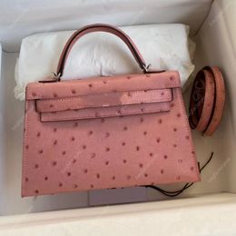 10A TOP mini bolso cruzado bolsos de diseño de alta calidad 19 CM Patrón de avestruz Cuero genuino Costura a mano pura 1: 1 copia Embalaje en caja de regalo Bolso de hombro rosa de moda para mujer