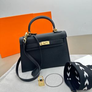 10a topkwaliteit Designer Dames Turnus echte lederen handtassen Mini Messenger Bag Silver Gold Hardware Flat Handgreep Luxe draagbare totes 22 cm