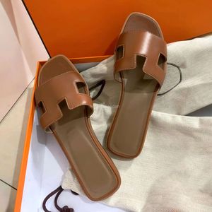 10a Top Quality Lady Vintage Slippers Designers Femmers Summer Beach Travel Slide Casual Shoes Mules Mens Sandale Gétille en cuir Magas de sandale plate SANTAL SALAIRE 35-46