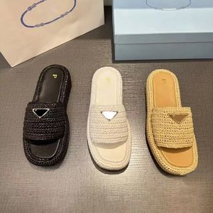 10A Top Quality Straw Weave Sandal Designer Chaussure Homme Blanc Raphia Sandale Luxe Triangle Slipper Boucle Diapositives Pantoufles Femmes Plate-forme d'été Crochet Slide