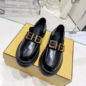10A Topes de talla de alta calidad Plataforma de zapatillas Carrera de oficinas Nuevas zapatillas de deporte de cuero negro