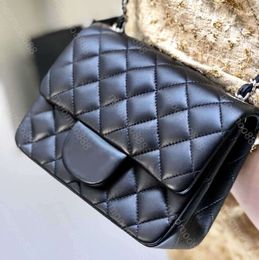 10A Mini bolso cuadrado con solapa de nivel superior Calidad de espejo Mujer Cuero real Caviar Piel de cordero Acolchado Monedero clásico Diseñador de lujo Hombro negro Diseño de movimiento dorado