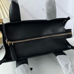 10A Top Tier Quality Luxury Digners Sac matelassé Petit fourre-tout imprimé Femmes Sac à provisions Sac à main Bandoulière Sacs noirs Pochette en cuir véritable Sac à main Tot avec boîteM0KQ