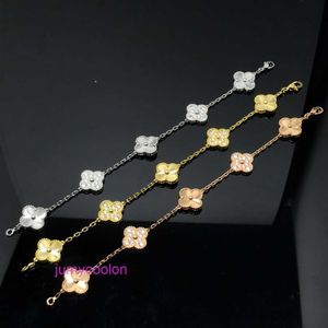 10a Vancllfe Designer High Luxury Exquisite Dames Bracelet Versie Geavanceerd Leisure Social Essentiële V Classic Four Leared Clover For Women 18K Rose Gold Diamonds