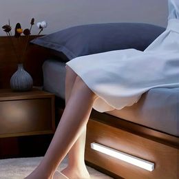 10 cm / 3,93 inch bewegingssensor kastlamp met magnetische strip, LED USB bediend onder kastverlichting, overal op te plakken nachtlichtbalk voor kledingkast, kast, keuken.