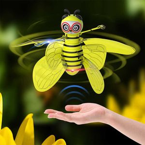 10cm Mini Flying Bee RC drone With wings Hand Sensing Induction Helicopter Electronic Model Quadcopter drohne Toys For Children