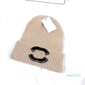 10Color Designer Marque Double Lettres Chapeaux Mode Hommes Et Femmes Bonnet Automne / Hiver Thermique Tricot Chapeau Ski Marque Bonnet Plaid Crâne Chapeau De Luxe