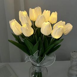 10 têtes LED brillant décorations de bouquet de fleurs artificielles pour la maison 33 cm fausse tulipe guirlandes lumineuses décor de mariage de Pâques en plein air 240313