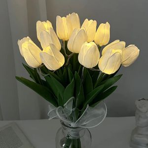 10 têtes LED brillant décorations de bouquet de fleurs artificielles pour la maison 33 cm fausse tulipe guirlandes lumineuses décor de mariage de Pâques en plein air 240322