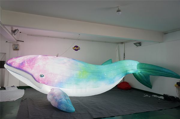10m de long (33 pieds) baleine gonflable géante colorée avec bande LED pour décoration de spectacle de ville ou de fête