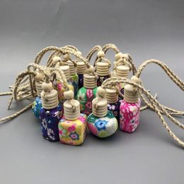 10 ml-15 ml Polymeer Klei Keramiek etherische olie fles Auto hangende decoratie Auto Thuis Hangend touw leeg Parfumflesje Houten deksel Gift Gdukq