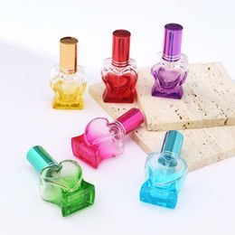 Bouteilles de parfum en forme de cœur d'amour de 10 ml, atomiseur en verre, mini parfum, mode dame, pompe de parfum, rechargeable, atomiseur d'eau vide, échantillon de voyage, emballage cosmétique