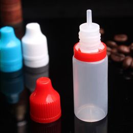 10 ml de bouteille vide de PE 2500pcs bouteilles de compte-gouttes en plastique translucides 10 ml ejuice avec couvercles de sabots à l'épreuve des enfants BKAJI