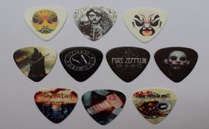 10 stcs 071mm Nieuwe populaire rockband en Beijing Opera Facial Masks Guitar Picks Musical Plectrums3349316