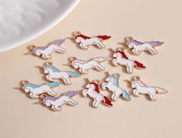 10pcs 2017mm en émail chanceux Charms de licorne pour colliers Pendants Boucles d'oreilles bricolage Colorful Animal Charms Bijoux Accessoires MADE2892103