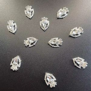 10pcs ALLIAG COURN Nail Art Charms Gold / Silver Royal Court Palace Palace Design avec Diamond Rhinestone Crystal Gems 3d Manucure Jewelry