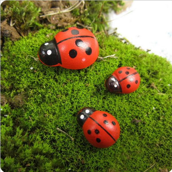 10pcs Beetle en bois artificiel Dessin animé Mini sept étoiles Coccinelle Mosscape Micro Paysage Art Décoration Diy Jardin Plante Plante