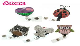 10 unids Lindo Esmalte Rhinestone Forma Animal Mariquita Elefante Águila Carrete de Tarjeta de Identificación Retráctil para Estudiante Enfermera Doctor Oficial Suplie6683014