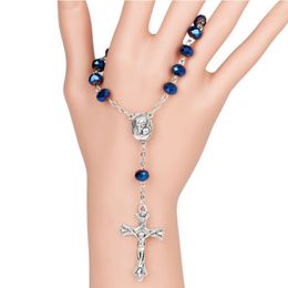 10 pièces perles de verre bleu foncé chapelet catholique d'une décennie INRI Crucifix Bracelet chapelets automatiques sol sacré à l'intérieur