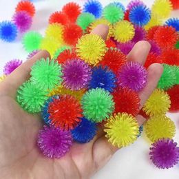 10pcs Décompression jouet 1pc Hedgehog Ball Vent Décompression Mini Toy Yoga Muscle relaxation Fitness Tacle Trainage Massage Ball Kids Stress Relief Toys