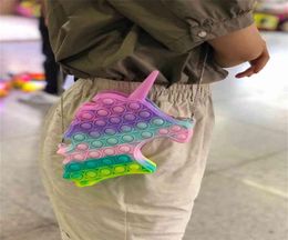 10pcs/DHL Anti Ansiety Toy Toy Rainbow Unicorn Mochila Moldias Cadena Bolsa Sensorial Slicone Finger Bubble Bubble Board Game Christms Girls Gift H917A5YC5672145