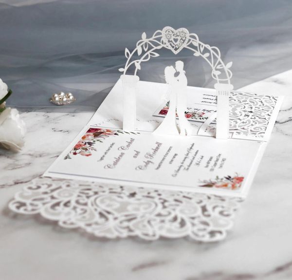 Carte d'invitation de mariage découpée au Laser européenne, 10 pièces, cartes de vœux élégantes en dentelle à trois volets en 3D, décoration de cadeaux de fête 240118