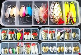 10pcs Fishing Metal Spoon Lere Kit Set Baits Gold Silver Laits Sequins Spinner Lures avec boîte à aiguilles Treble Yu081 2201103024065