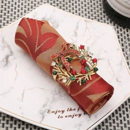 10pcs Haut de gamme de Noël Hagne de serviette de serviette de fleur de fleur de fleur de bouche