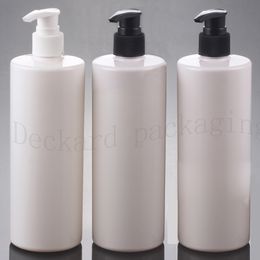 10 stks / partij 500ml witte cosmetische flessen monster pomp dispenser met platte schouder heide huisdier room, shampoo, detergent container