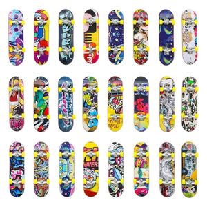 10 unids / lote Aleación de aluminio Mini patinetas para dedos Unti tablero liso Niños Juguete Skate Tech Truck Party Favors Regalos 220608gx