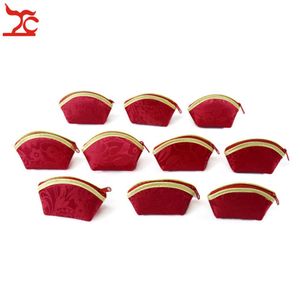 10 Pcs / Lot Style Chinois Rouge Soie Bijoux Pochette À Fermeture Éclair Petit Coquillage Bijoux Emballage Designer Sac Cadeau Porte-Monnaie Faveur De Mariage 284d