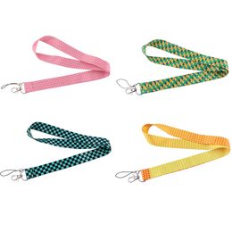 10 stks / partij J2839 Anime Kleurrijke Grid Lanyard Keys Telefoon Halsband Sleutelhanger Lanyards ID Badge Houder voor fans