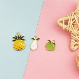 10 stks / partij olie drop ananas peren metalen bedels hangers goud kleur email fruit charmes voor sieraden DIY oorbel armband