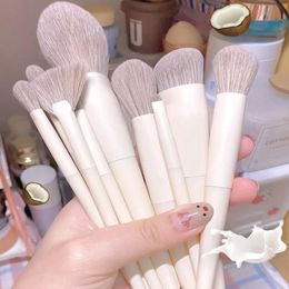 10 PCS Maquillage Brush Set Maquillage Correcteur Brosse Blush Poudre Libre Brosse Ombre À Paupières Surligneur Fondation Brosse Beauté Outils 240220