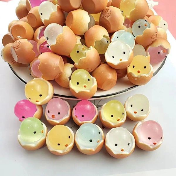 10pcs mini résine Lumineuse Chicken Ornement Kawaii 3d Eggshell Chick Toys DIY Téléphone Crème Gel Accessoires de jardin Décoration