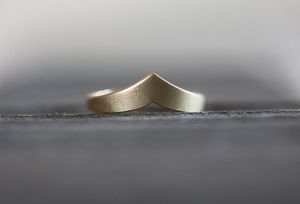 10 stks - R002 Mode Wide Band V Ring Chevron V Ringen Gebogen Ring Stapel Bruiloft Band Ringen Eenvoudige geometrische ringen voor vrouwen Mannen