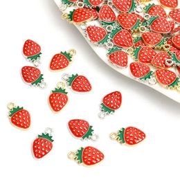 10 piezas de color rojo fresa de fresa, encantos de aceite de goteo para baratijas encantadoras que fabrican pendientes de pulsera de collar de bricolaje lindos mini frutas colgantes 240507