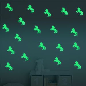 10 pièces/ensemble coloré lumineux maison lueur dans le noir licorne forme animale Stickers muraux décalcomanie pour enfants bébé chambres Hallowmas autocollant fluorescent