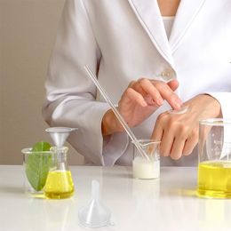 10 piezas pequeños embudo de plástico transparente mini embudo de aceite líquido para el llenado de botellas Perfumes Aceites esenciales Laboratorio Herramientas de dispensación