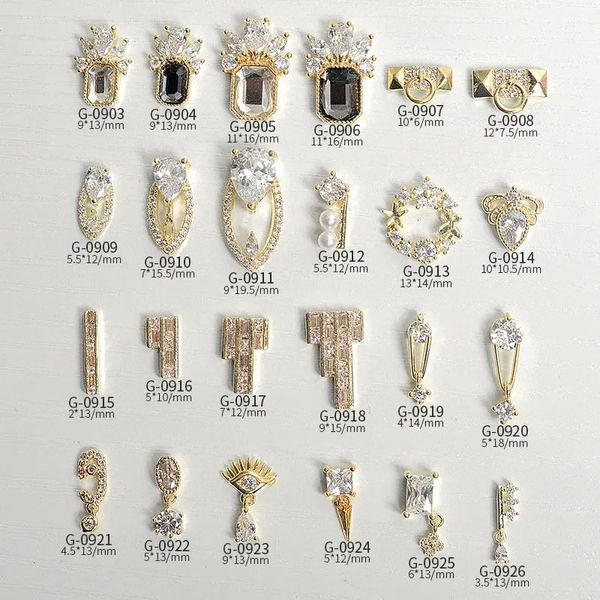 10pcslot 3D Corona Zircon Cristales Aleación S Joyería Nail Art Decoraciones Accesorios de uñas Encantos Suministros G0903 240328