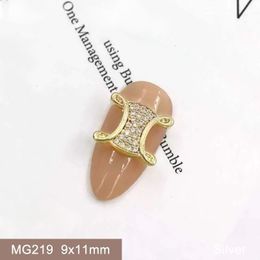 10pcslot MG219 Luxe Japanse Legering Zirkoon Kristallen s Sieraden Nail Art Decoraties Nagels Accessoires Charms Levert 240123