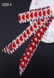 10pcslot vend de nouvelles couleurs Stripe Love for Women039s Écharpe Belle décoration Small Ribbon Handbaghairneck poignet Ribbo7369675