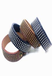 10pcslot supérieur en cuir authentique Men fait à la main Bouton Femme Punk Rivet Brangle bracelets bijoux entièrement Blackbrown1501814