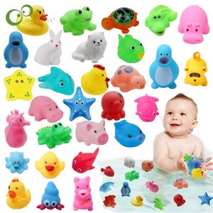 10pcsset bébé animaux mignons bain jouet natation eau jouets en caoutchouc souple flotteur presser son enfants laver jouer drôle jouets cadeaux 220531