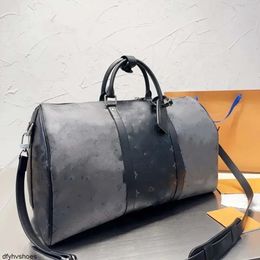 10s uxury -ontwerper Duffel Bag Hoogwaardige herenreistas 55 cm Embosie Grote capaciteit Waterdichte sporttas Dames Duffel -tassen