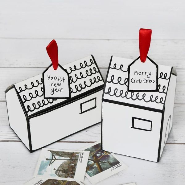 10set 300g Bolsa de papel Kraft blanca Caja de regalo con forma de casa pintada a mano Navidad Feliz año Embalaje de dulces con etiqueta de cinta Envoltura