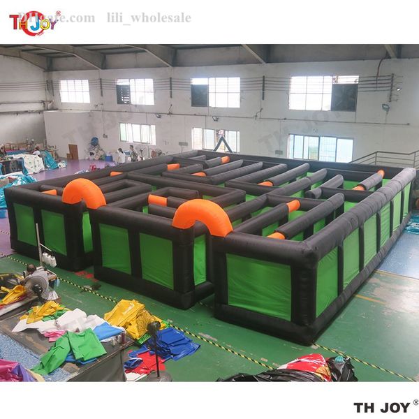 Laberinto inflable gigante de 10x10m, laberinto de arena, laberinto, etiqueta, juego de carnaval a la venta