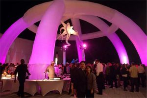 10x10m groothandel op maat gemaakte Oxford-bouwstructuur opblaasbare spintent luchtbalken feestkoepeltent met LED-verlichting voor DJ-podium of evenementencentrum