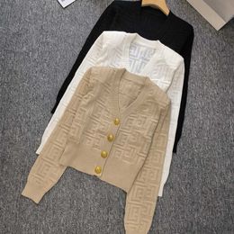 11001 2024 Runway Summer Brand Sweet Sweater Manga larga V Cardigan Cardigan Ropa blanca Shali para mujer de alta calidad