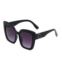 1123 Lunettes Love Designer Sunglasses UV400 Marque d'été Lunettes UV Protection des lunettes 5 couleurs, y compris Box6908772
